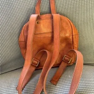 Madewell | Bags | Madewell Leather The Transport Rucksack In  display picture 1